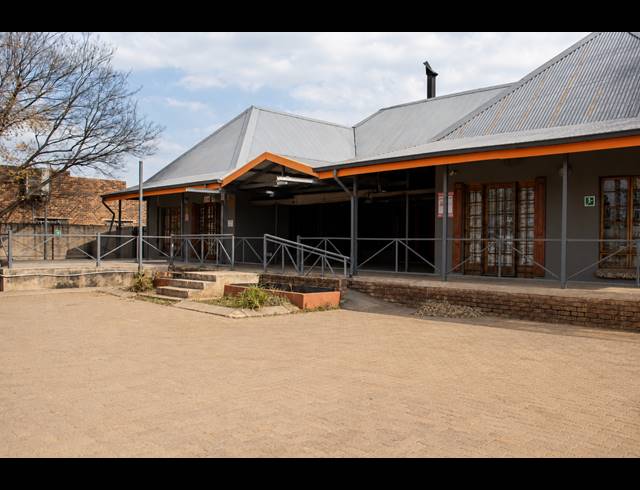 503M² BUSINESS FOR SALE IN HENLEY ON KLIP